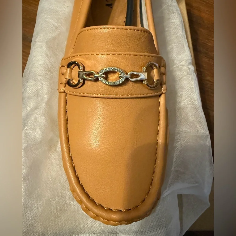 NEW Horse Bit Tan Loafers Gold Accents Women’s Slip On Flats Preppy 9.5 9 1/2